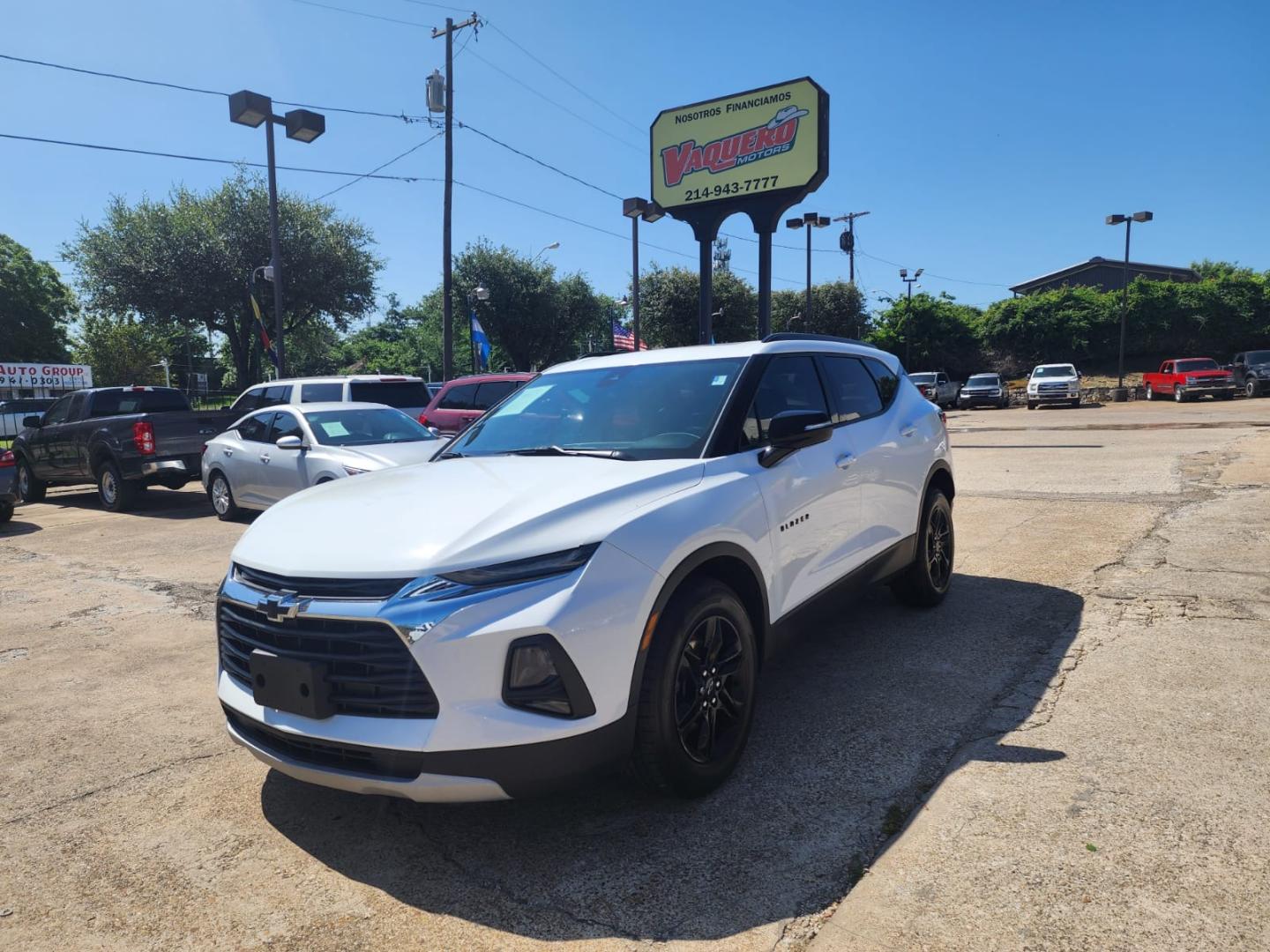 2021 white Chevrolet Blazer 3LT AWD (3GNKBJR44MS) with an 2.0L L4 DOHC 16 TURBO engine, 9A transmission, located at 945 E. Jefferson Blvd, Dallas, TX, 75203, (214) 943-7777, 32.752514, -96.811630 - Photo#0